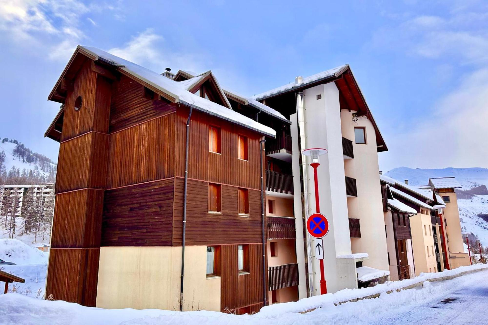 Casa-Amelie Terrace With View And Parking Διαμέρισμα Vars  Εξωτερικό φωτογραφία